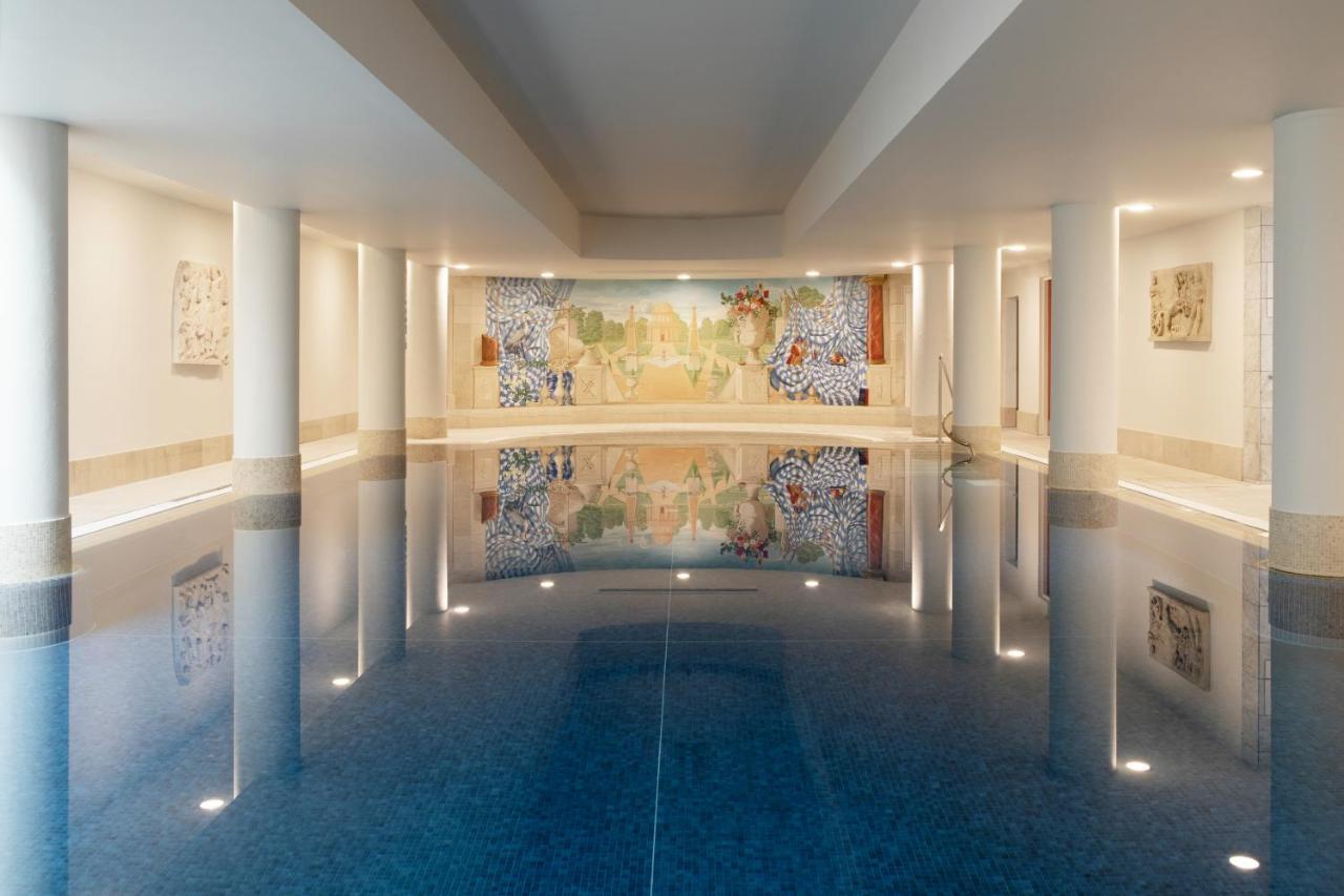 The Merrion Hotel Dublin Bagian luar foto