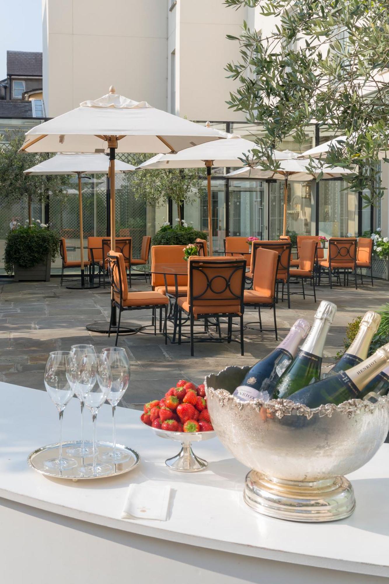 The Merrion Hotel Dublin Bagian luar foto